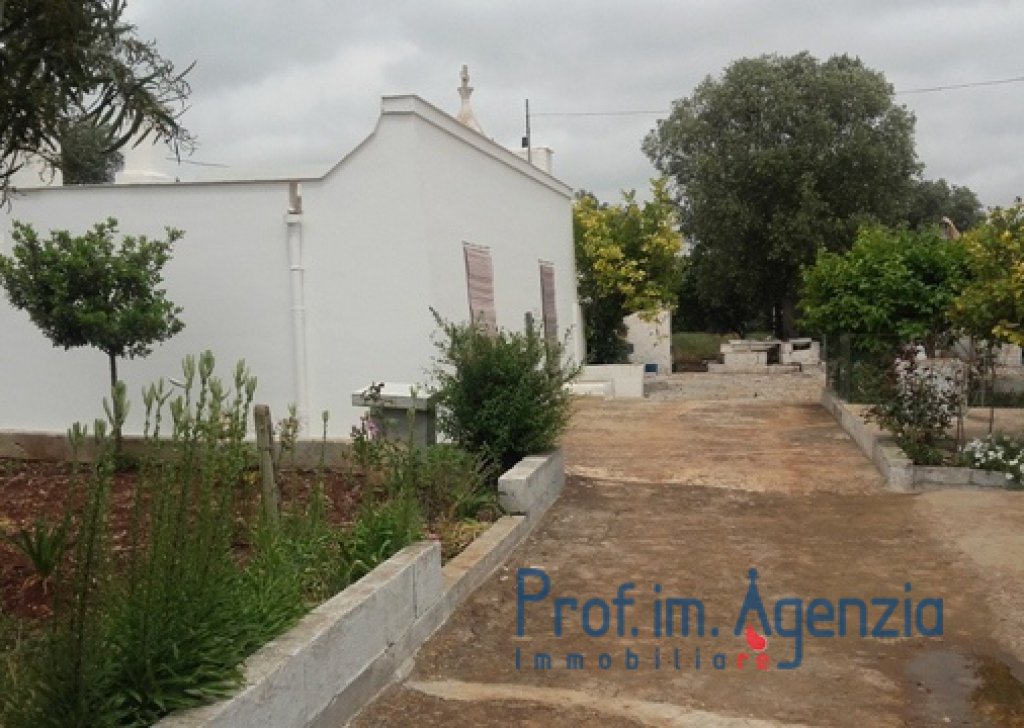 Sale Trulli to be restored/expanded Ceglie Messapica - Wonderful complex of trulli and lamia located in Ceglie Messapica  Locality Agro di Ceglie Messapica