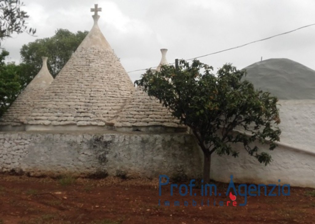 Sale Trulli to be restored/expanded Ceglie Messapica - Wonderful complex of trulli and lamia located in Ceglie Messapica  Locality Agro di Ceglie Messapica