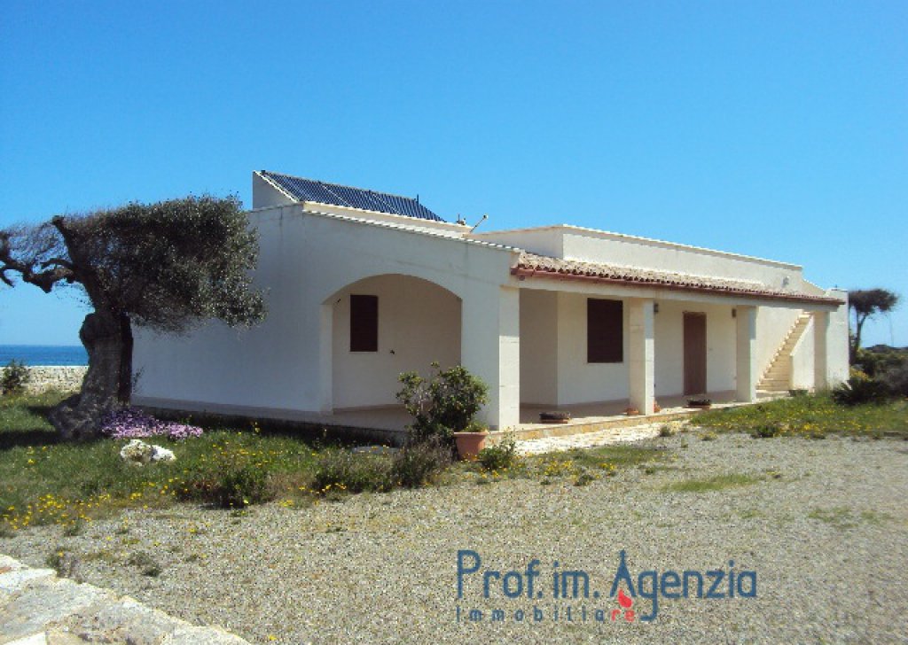 Sale Sea view detached houses  Carovigno - Magnificent villa on the beach, only at 10 m to the beach Locality Agro di Carovigno