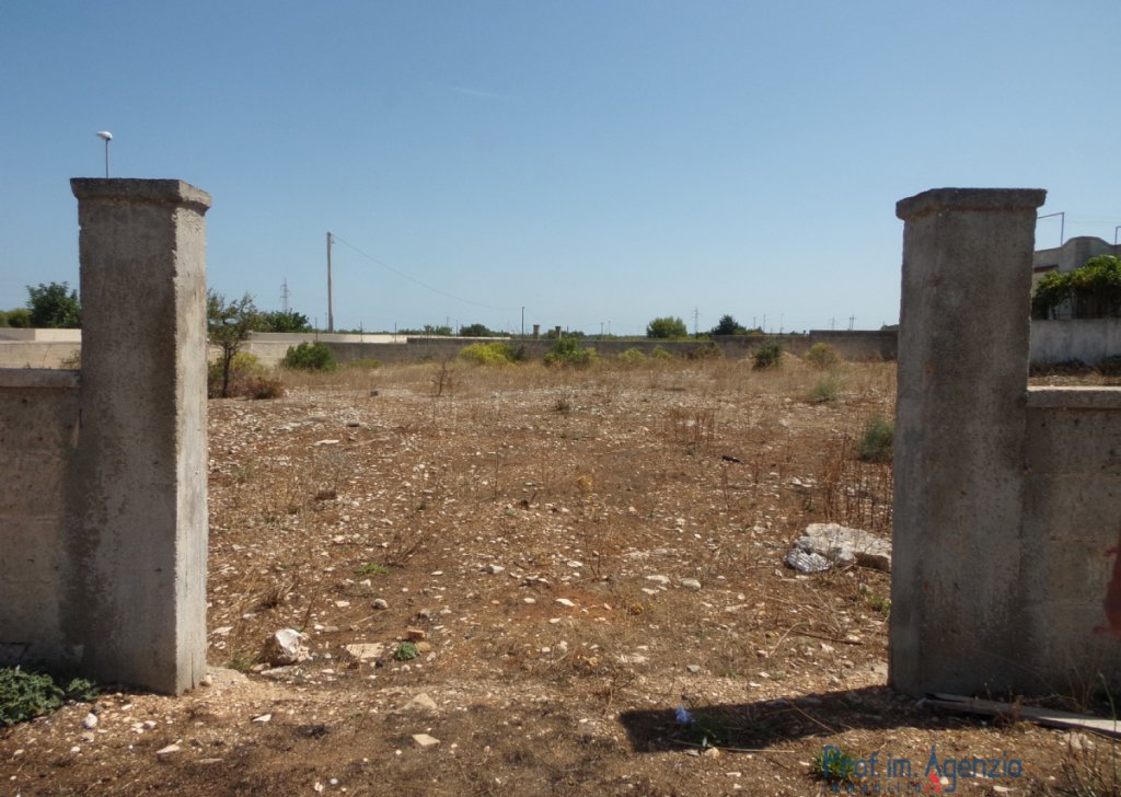 Sale Plots of land Carovigno - Interesting residential zooning in a quiet in the outskirts Locality Citt di Carovigno