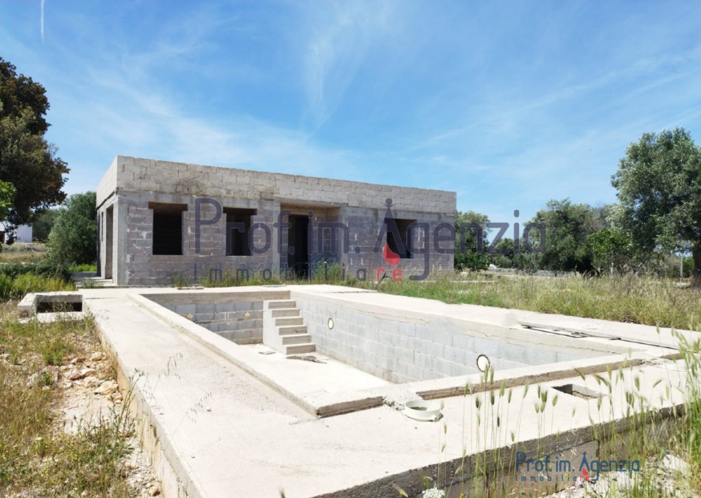 Sale Houses with swimming pool Carovigno - Villa with pool for sale Locality Agro di Carovigno