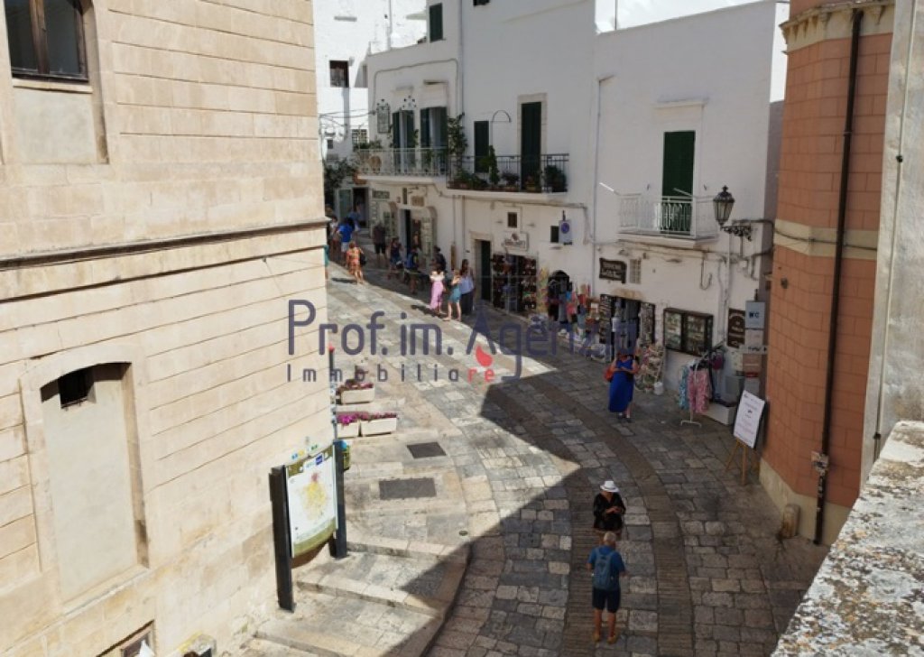 Sale Old town houses Ostuni - House in the historic centre in need of renovation Locality Citt di Ostuni