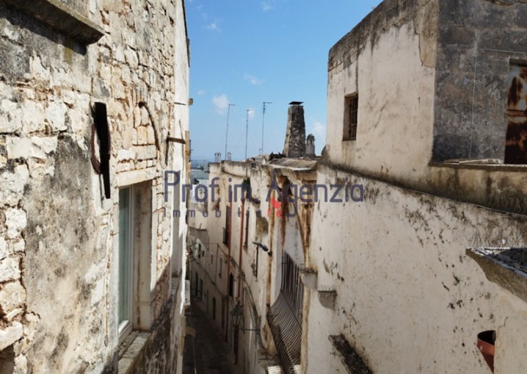 Sale Old town houses Ostuni - House in the historic centre in need of renovation Locality Citt di Ostuni