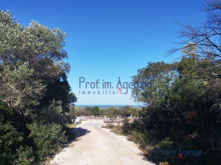 Excellent sea view land with approved project