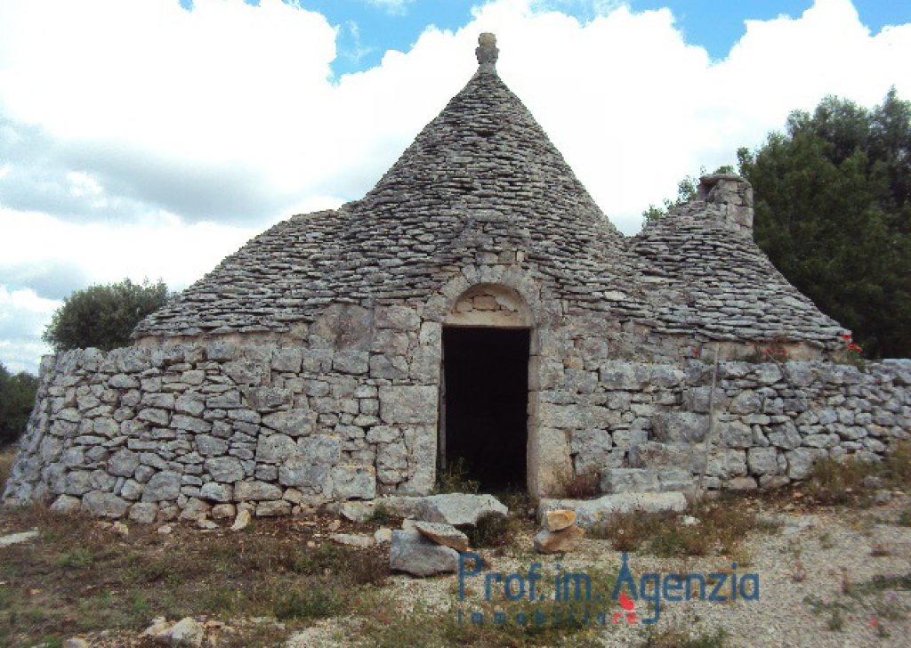 Sale Trulli to be restored/expanded Ceglie Messapica - Beautiful trullo located on a panoramic land  Locality Agro di Ceglie Messapica