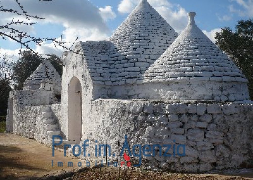 Sale Trulli to be restored/expanded San Michele S. - Beautif and pretty trullo with 5 cones alcoves and fire place Locality Agro di San Michele Salentino